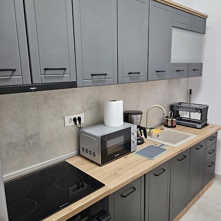 Garsoniera Gabrielle Apartment Brasov Ngoại thất bức ảnh