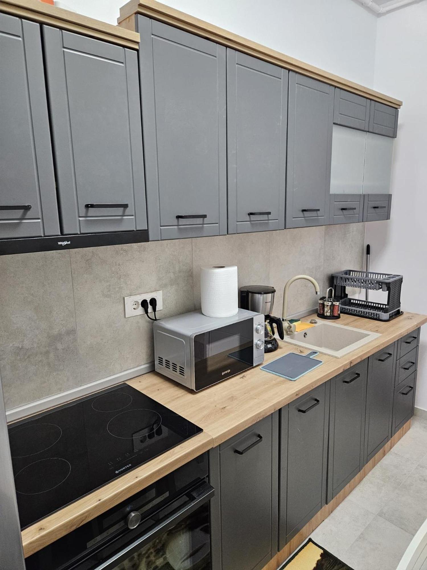 Garsoniera Gabrielle Apartment Brasov Ngoại thất bức ảnh